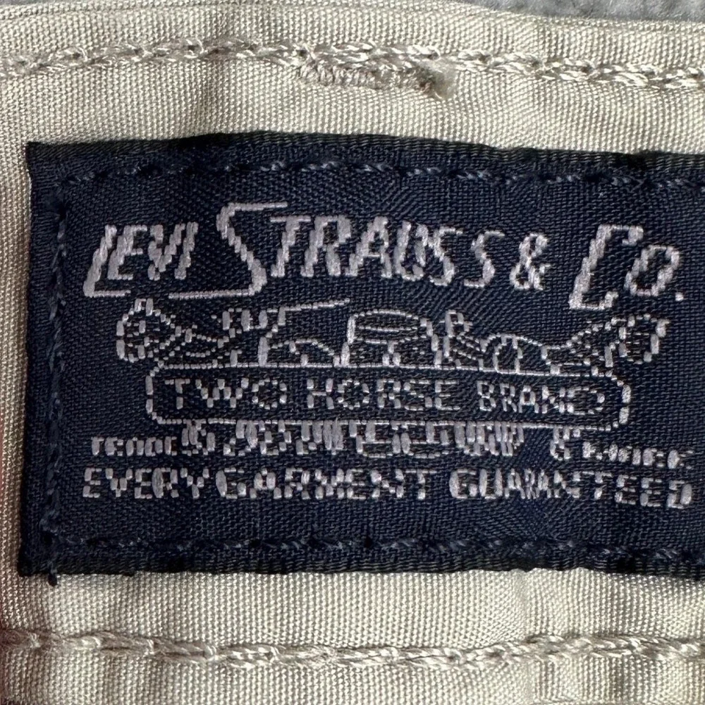 NEW Levis Shorts Mens 40 Beige Cargo Utiltiy Flat Front Stretch Casual Red Tab